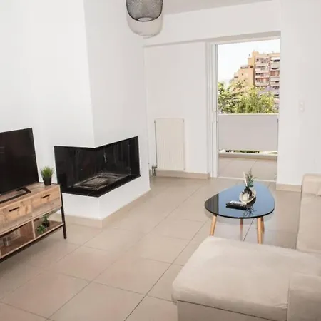 Apartament Overlooking Park Flat Close To The Port- Pireus