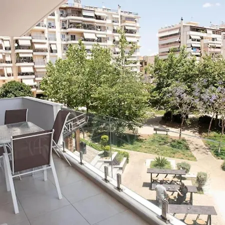 Overlooking Park Flat Close To The Port- * Pireus